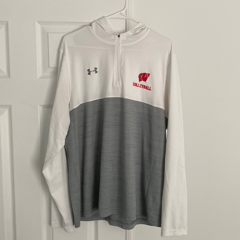 University of Wisconsin Volleyball Pullover w/ Hoodie (XL)